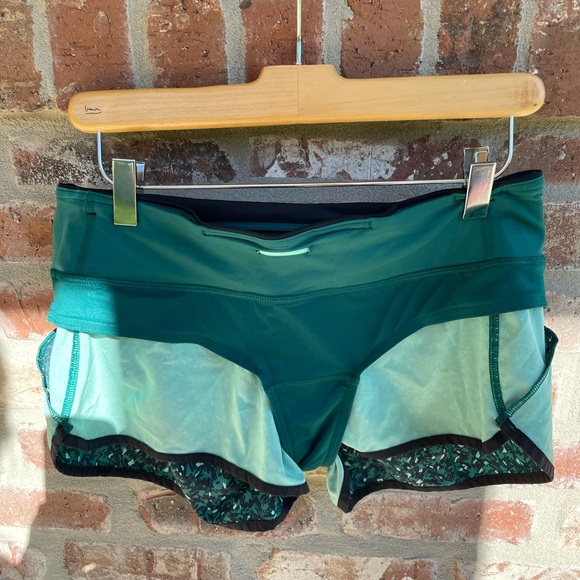 Lululemon speed shorts. Size 6 - Picture 6 of 13